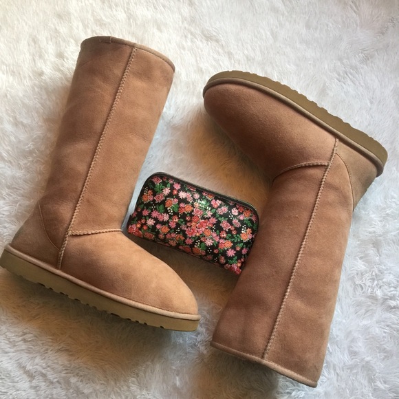 UGG Shoes - 🎀AuthenticTall Uggs